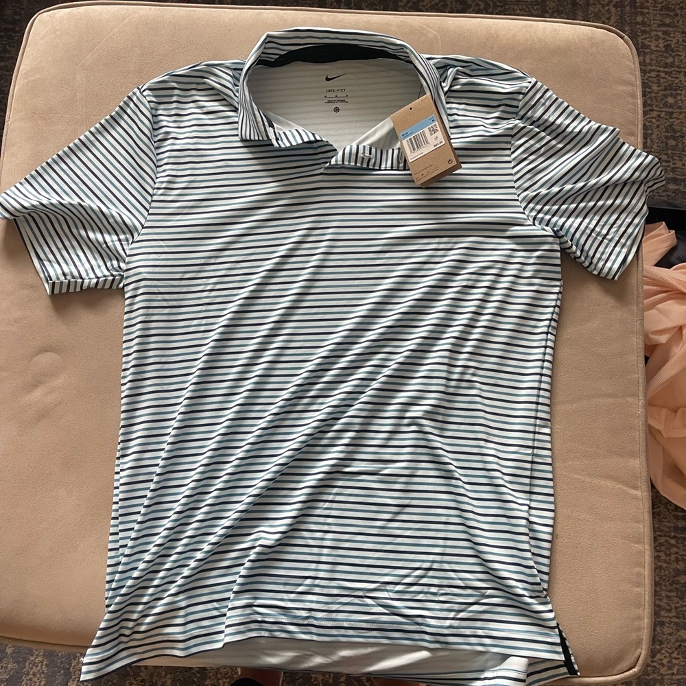 Men’s size medium Nike golf polo